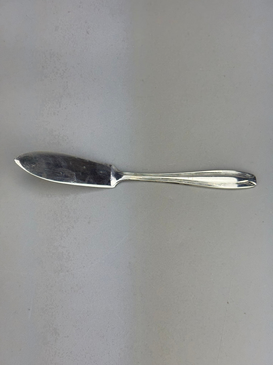 Burriera inglese vintage in vetro e silverplate con coltello