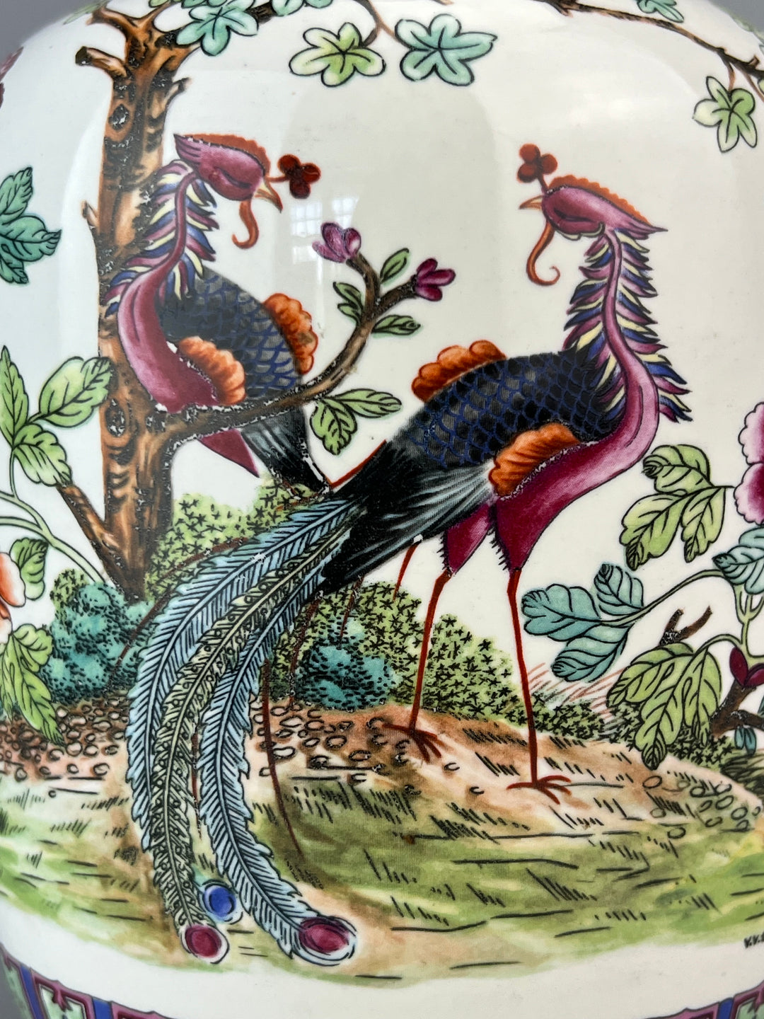 Vaso Cinese in Porcellana Smaltata – Decoro Pavoni e Fiori