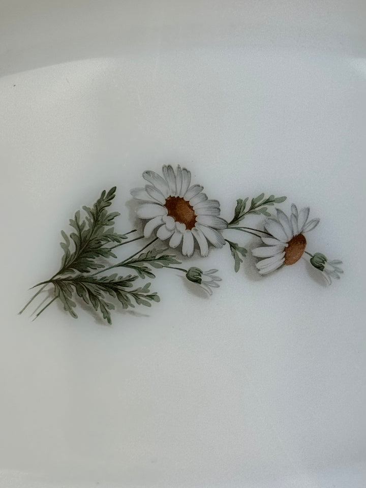 Vassoio Vintage Arcopal France in vetro opalino con decoro margherite