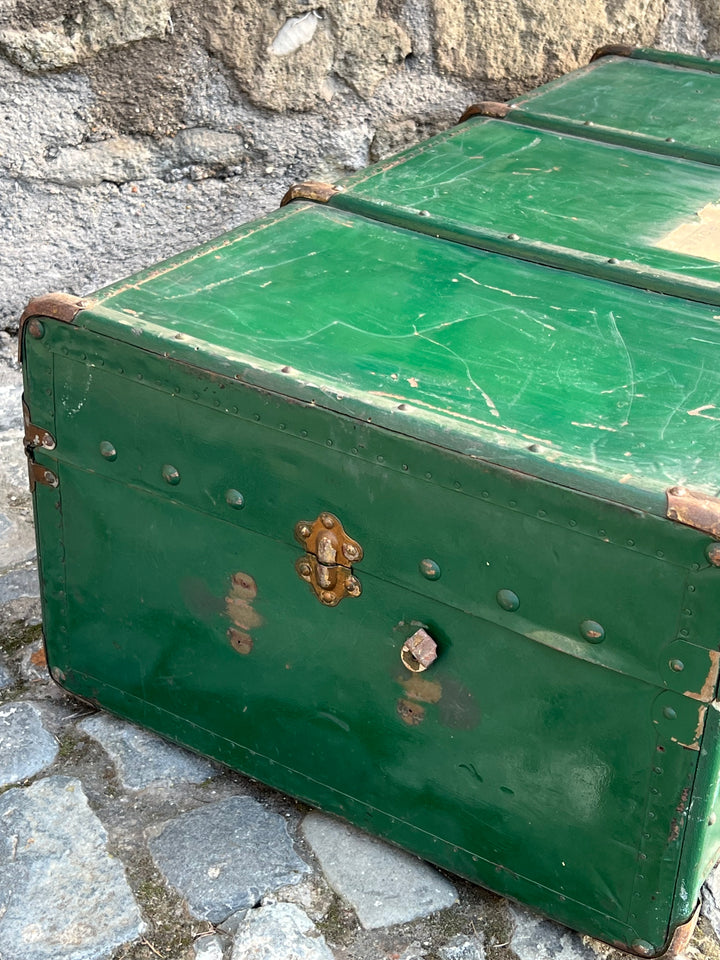 Baule da viaggio vintage in legno rivestito verde