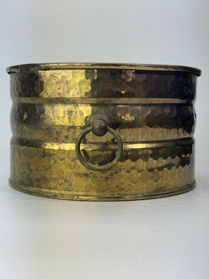 Cachepot Portavaso vintage in ottone martellato