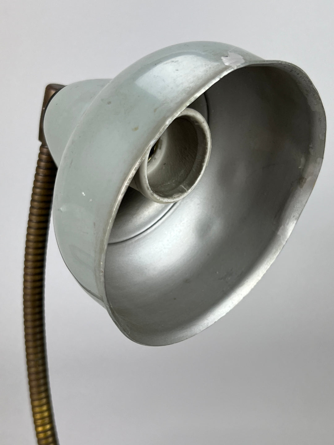 Piccola lampada da tavolo vintage metallo