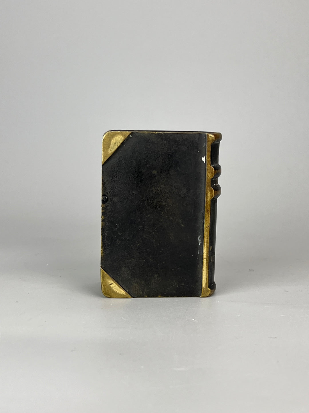 Posacenere bronzo a forma di Libro "Codex Fumandi"