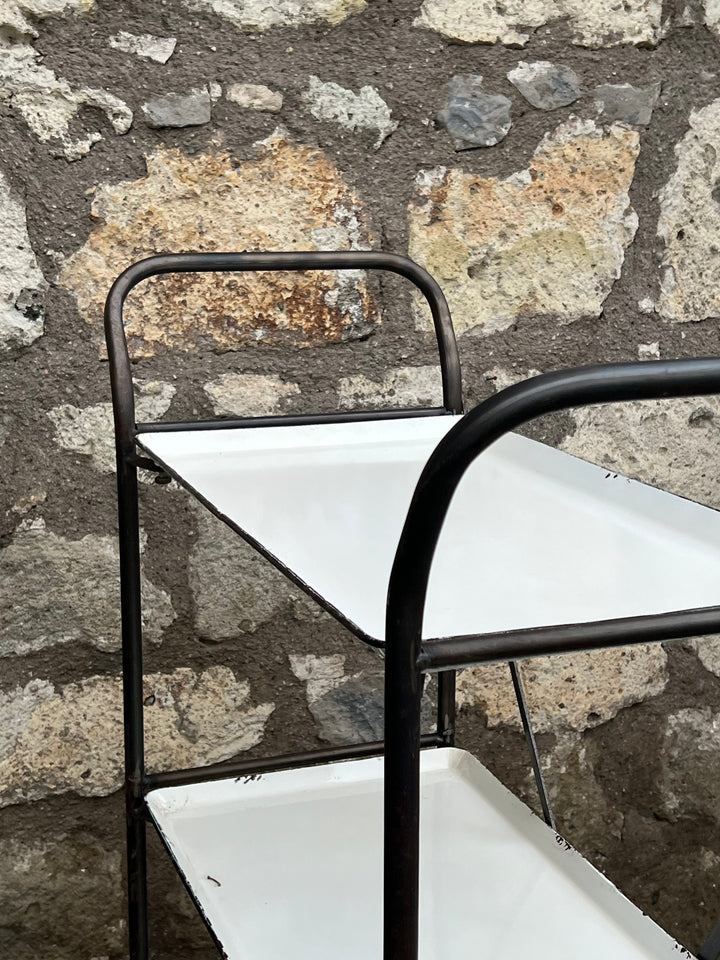 Scaffale Industriale in Metallo – 3 Ripiani Smaltati, Stile Vintage
