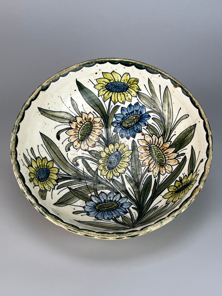 Centrotavola ceramica decoro floreale dipinto