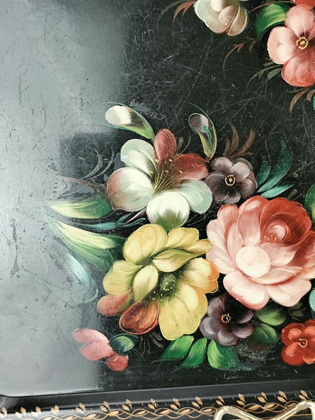 Vassoio russo vintage dipinto a fiori