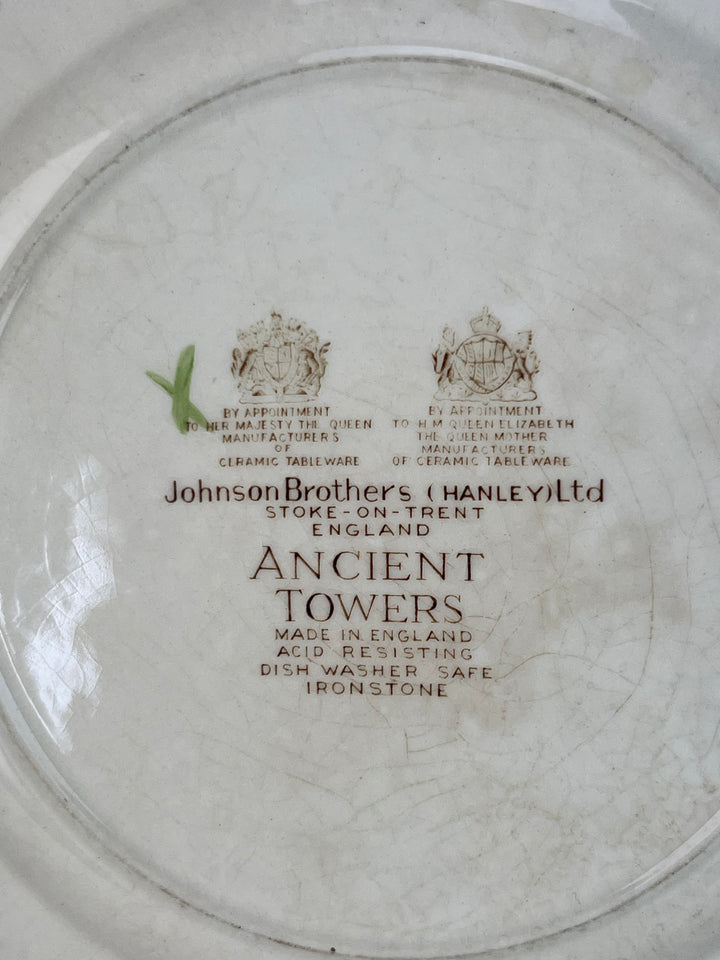 Piatto porcellana Johnson Bros decoro Ancient Towers
