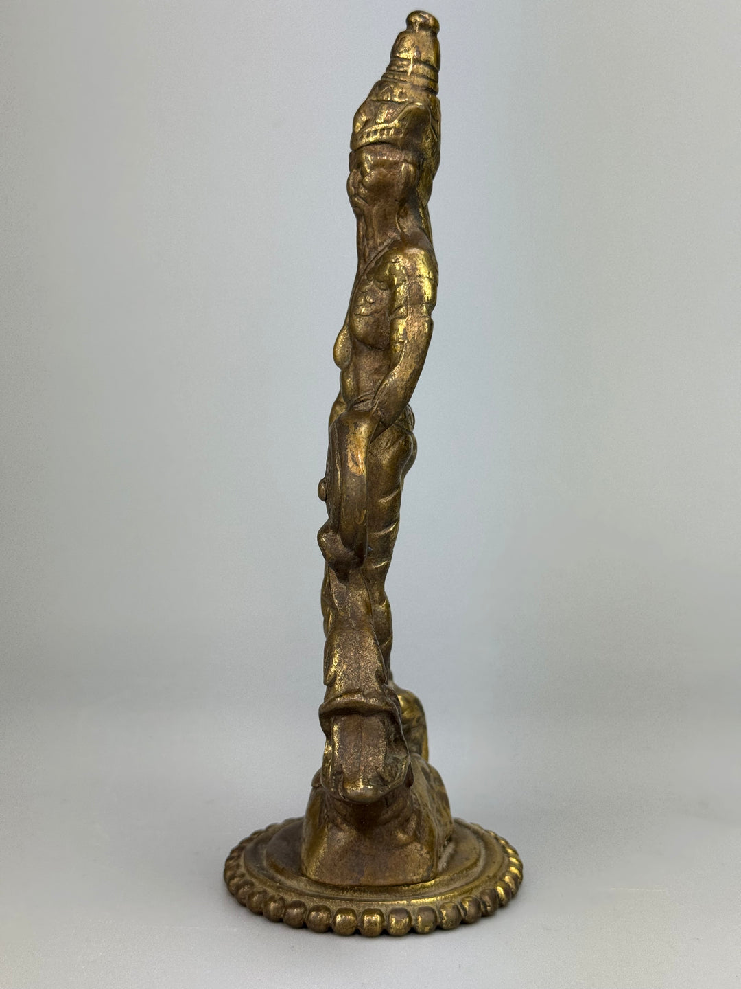 Coppia di statue balinesi in ottone figure tradizionali