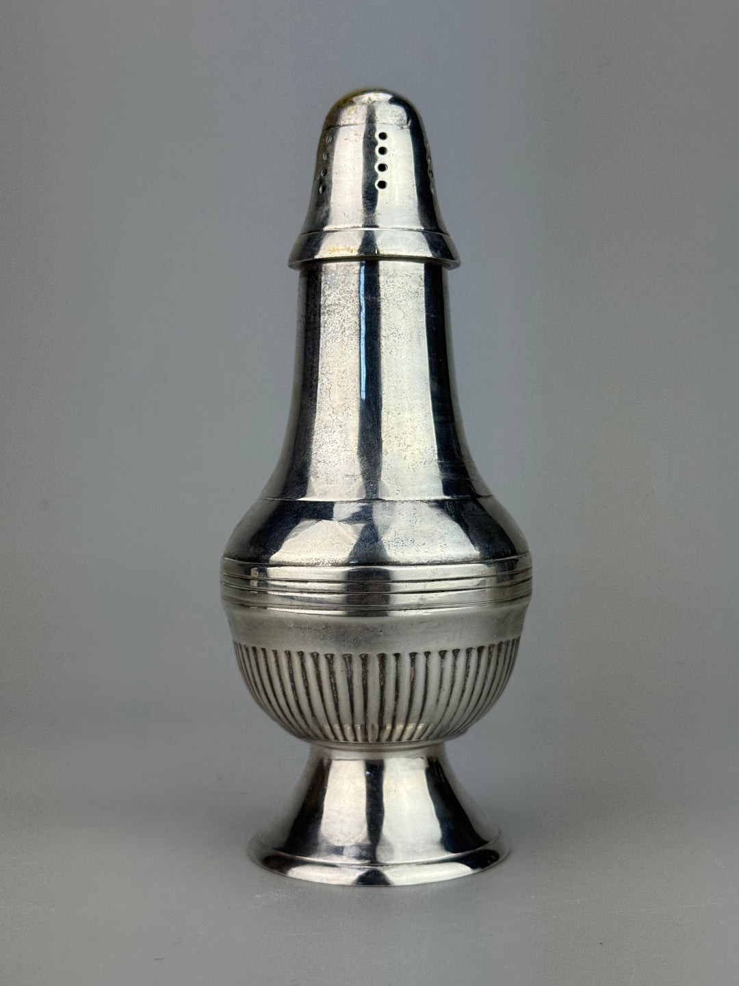 Spargizucchero inglese vintage in silverplate