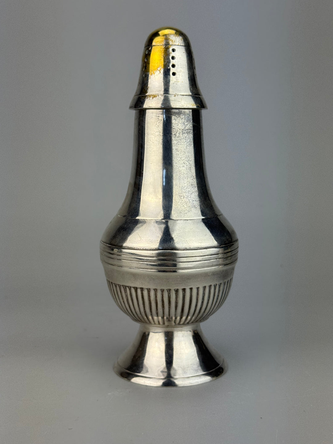 Spargizucchero inglese vintage in silverplate