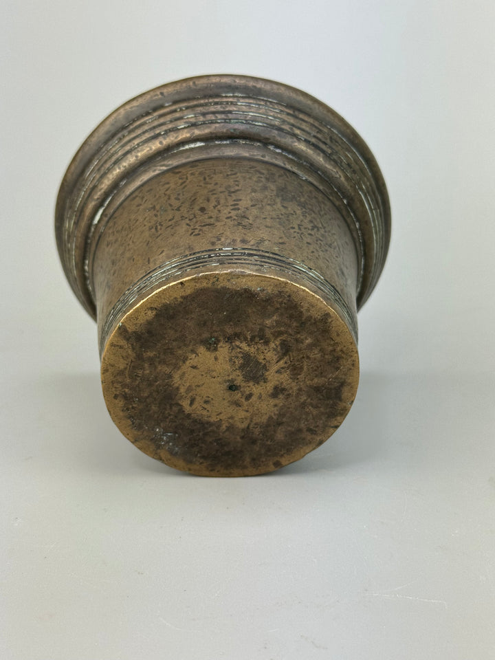 Mortaio in ottone con pestello vintage