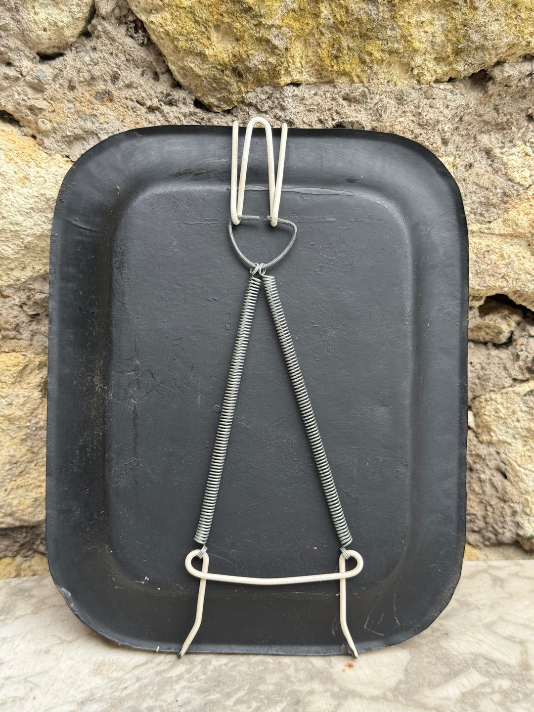 Set Vassoi vintage in metallo nero dipinti a mano con decorazioni floreali stile russo