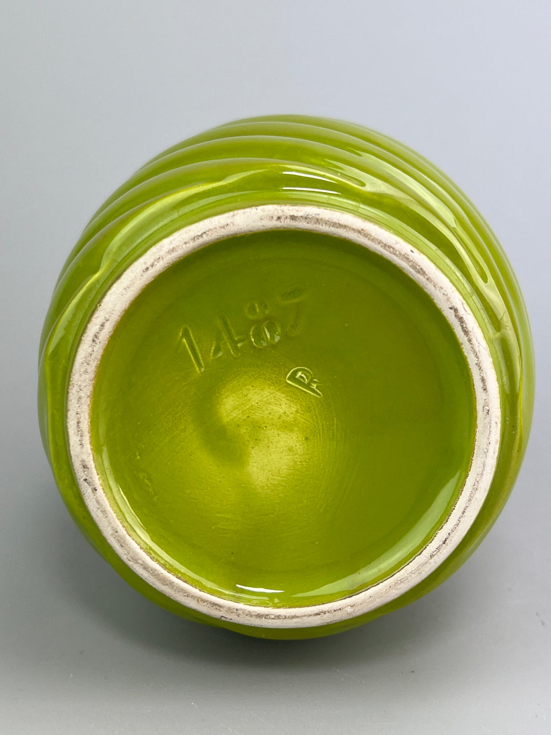 Barattolo vintage in ceramica verde a spirale