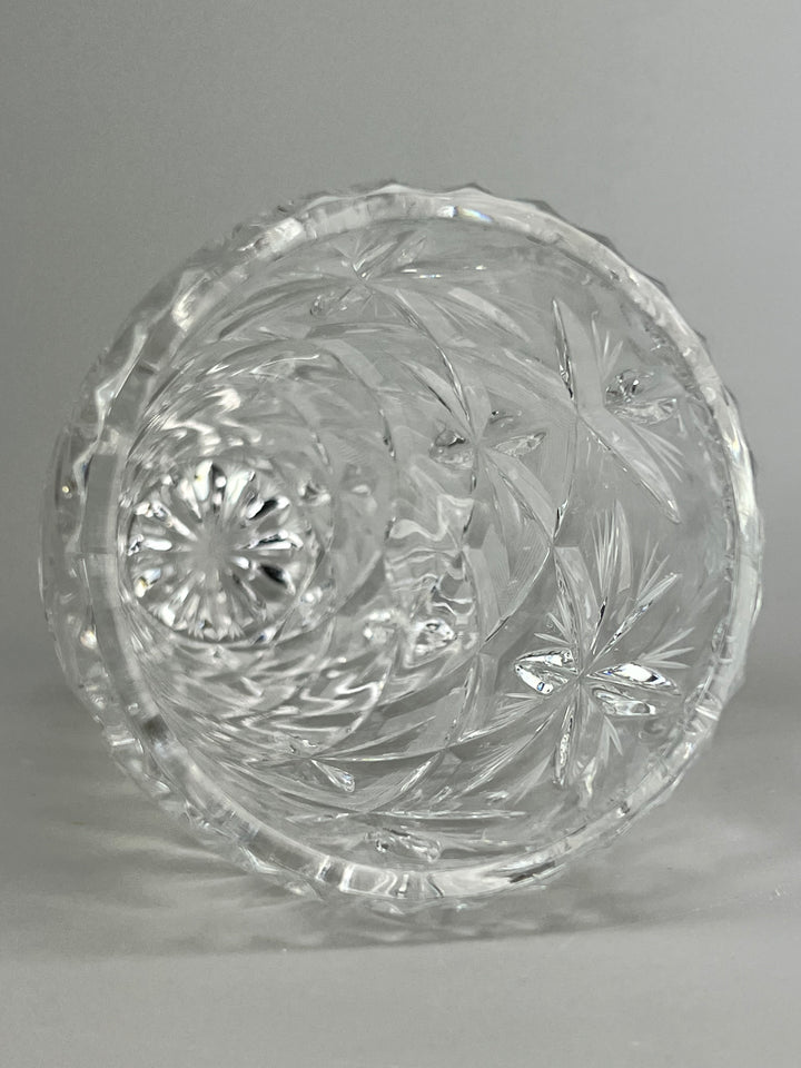 Vaso in cristallo molato con motivo a stelle