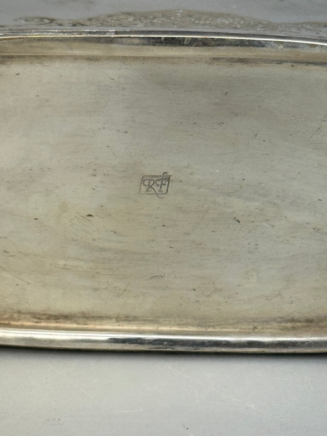 Scatola porta tè vintage in silverplate inciso