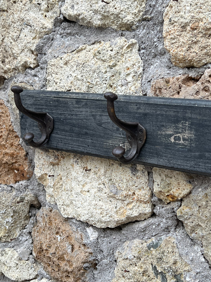 Appendiabiti da Muro in Legno e Ferro – 4 Ganci Stile Rustico Industriale