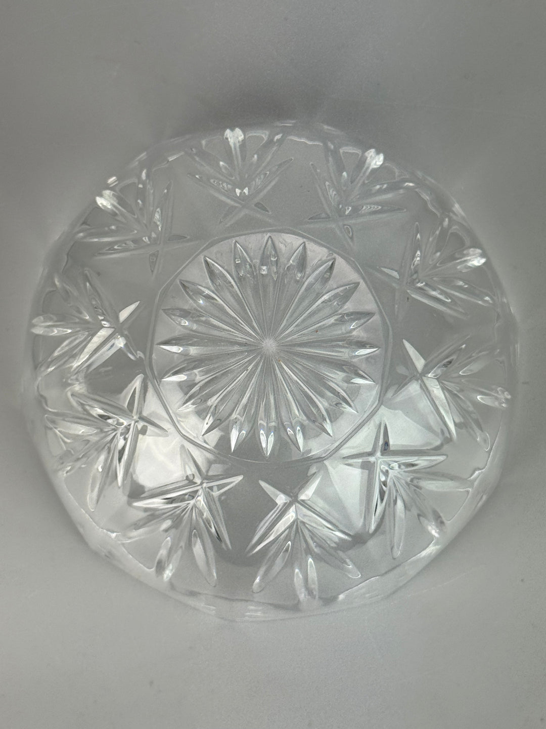 Scatola porta bon bon vintage in vetro trasparente decorato con coperchio