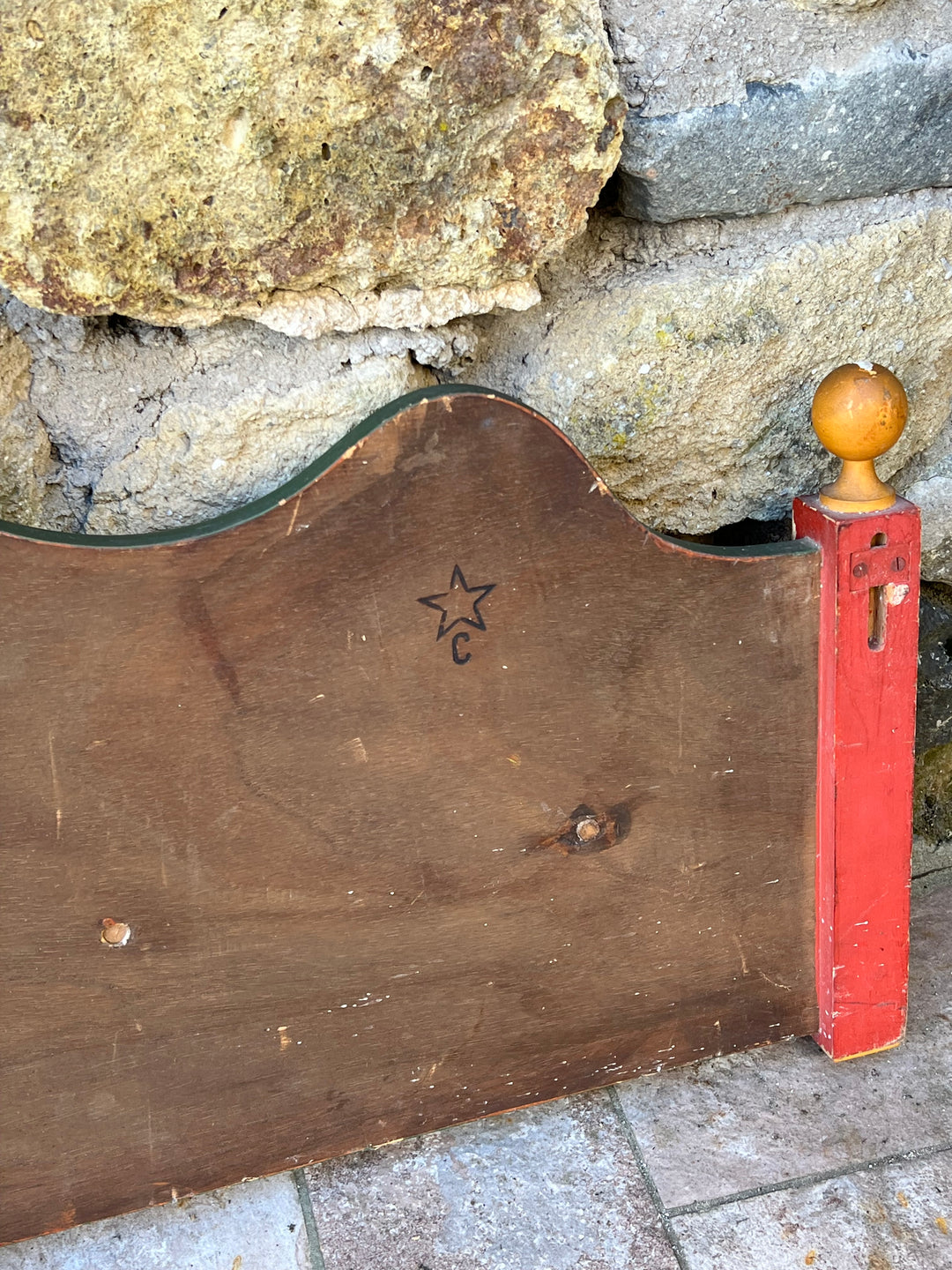 Appendiabiti in Legno Dipinto a Mano – 5 Ganci, Motivo Floreale Folk