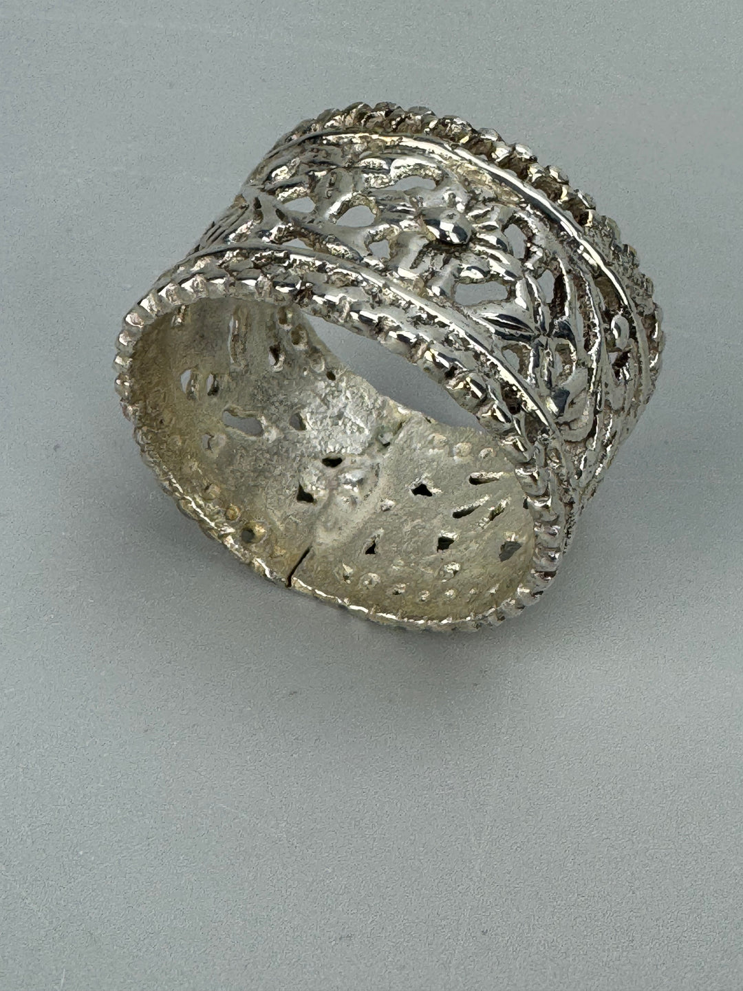 Set di 10 portatovaglioli “Edward” Sheffield Collection metallo argentato traforato vintage