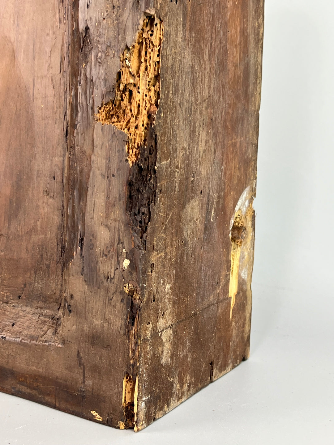 Coppia di capitelli in legno intagliati a mano elementi architettonici antichi