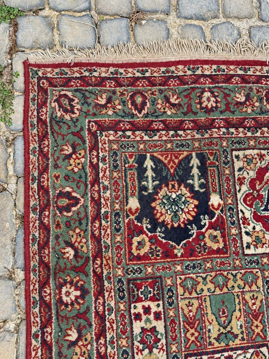 Tappeto vintage pakistano in lana – motivo a giardino – 226 × 145 cm