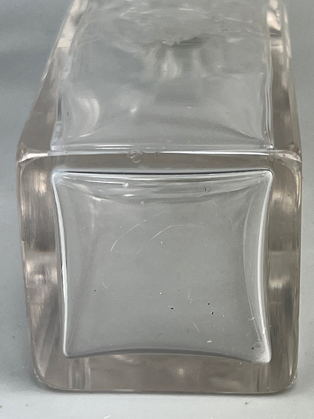Coppia bottigliette da profumo in cristallo inciso con tappo molato vintage