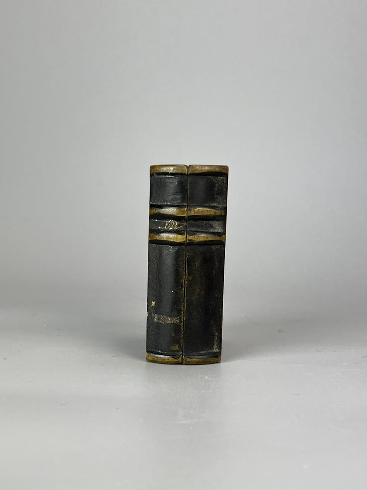 Posacenere bronzo a forma di Libro "Codex Fumandi"