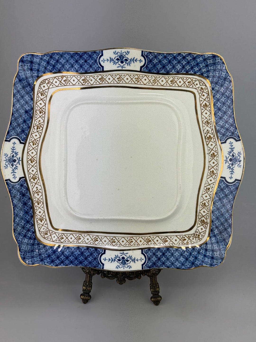 Vassoio Wood & Sons “Yuan” in porcellana inglese blu e oro