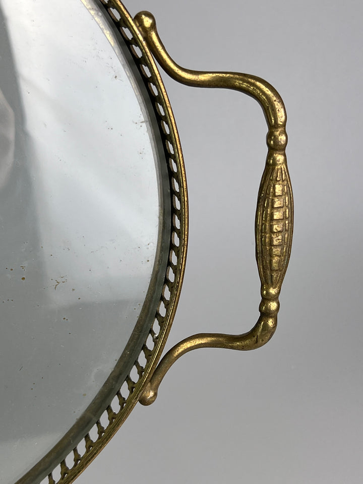 Vassoio Vintage in Vetro con Ringhiera in Ottone Traforato – Ovale