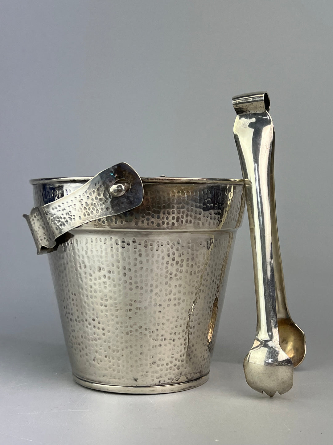 Secchiello da Ghiaccio in Silverplated Martellato con Pinza – Vintage