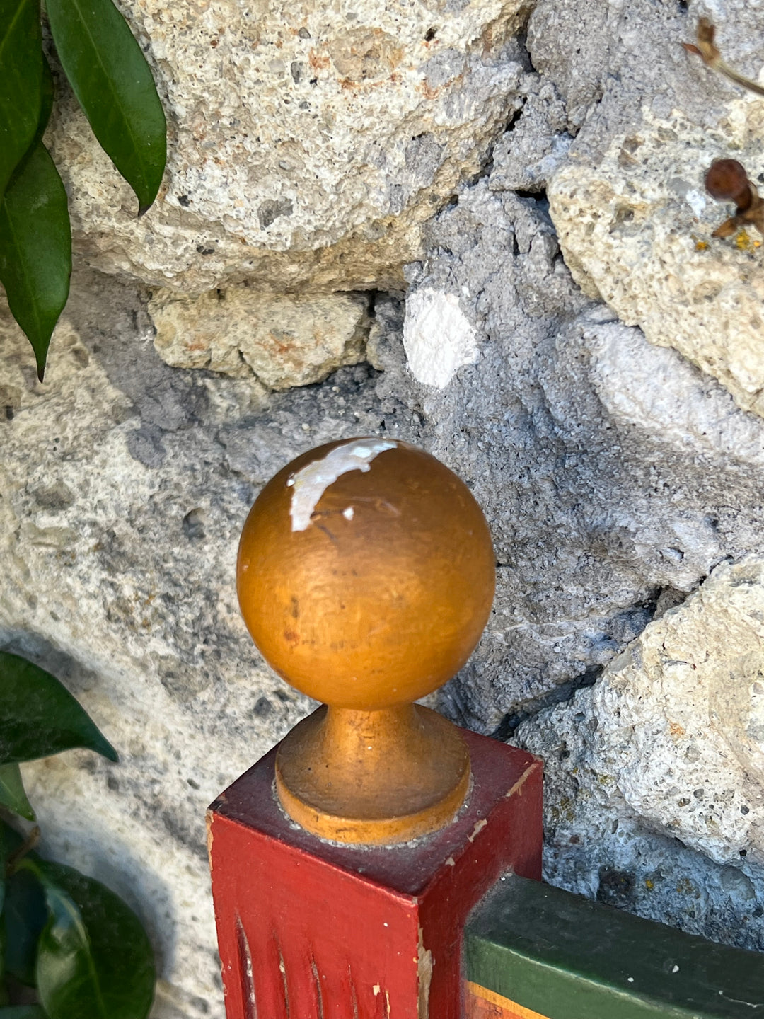 Appendiabiti in Legno Dipinto a Mano – 5 Ganci, Motivo Floreale Folk