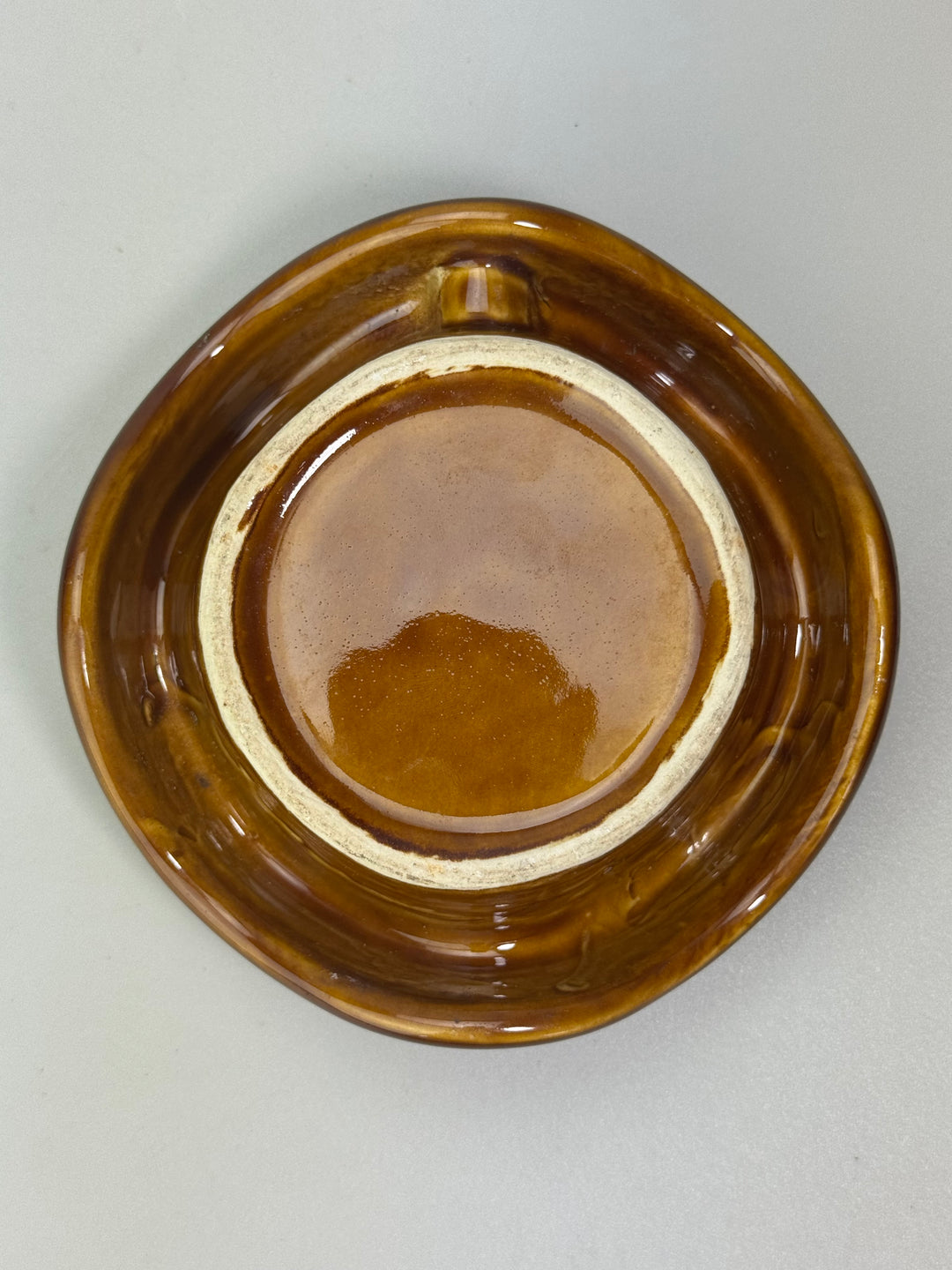 Coppia di Posacenere Mid-Century in ceramica smaltata color ambra