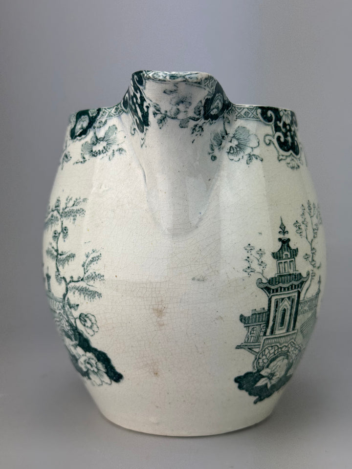Brocca in ceramica con decoro orientale verde
