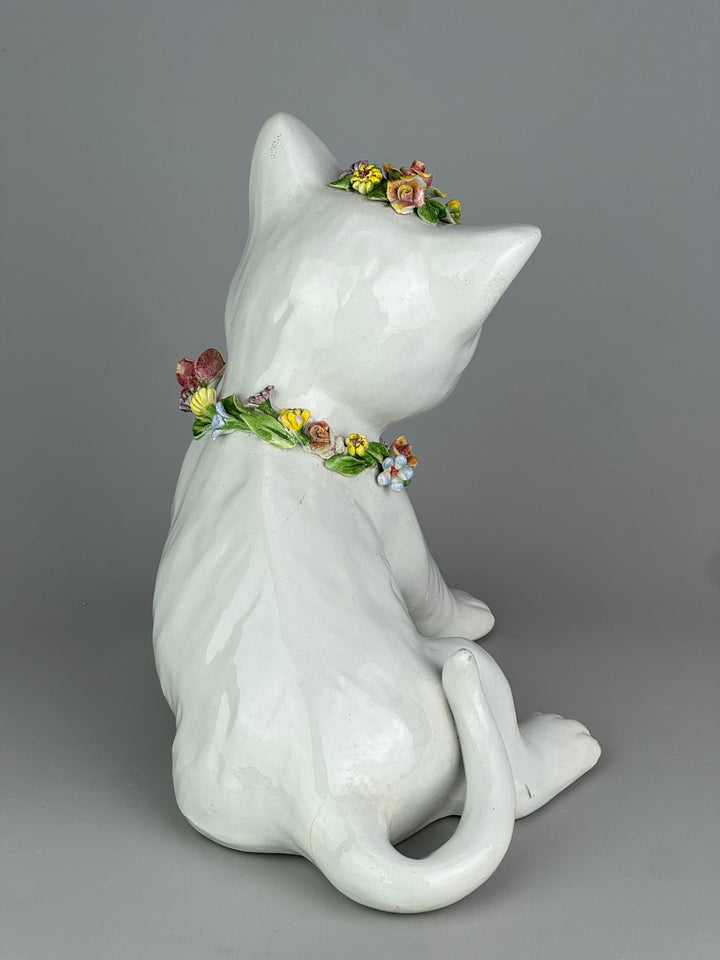 Statua Gatto decorativo vintage in ceramica italiana con fiori applicati
