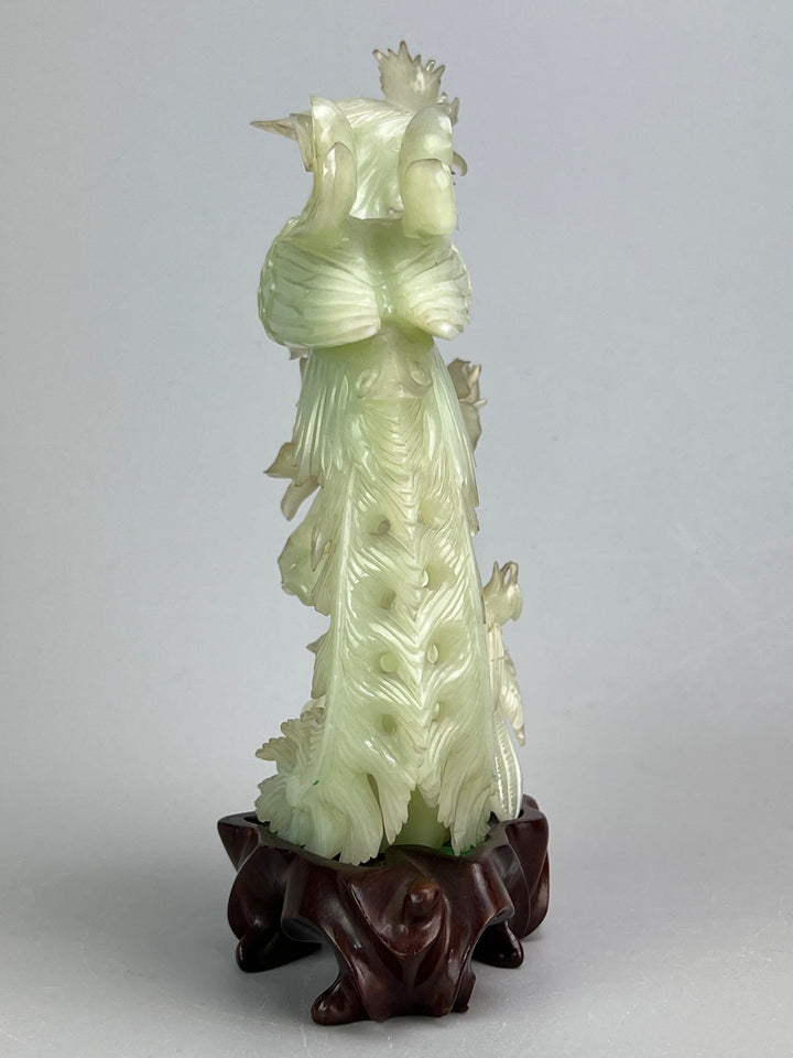 Scultura orientale in giada, Fenice su base in legno intagliato