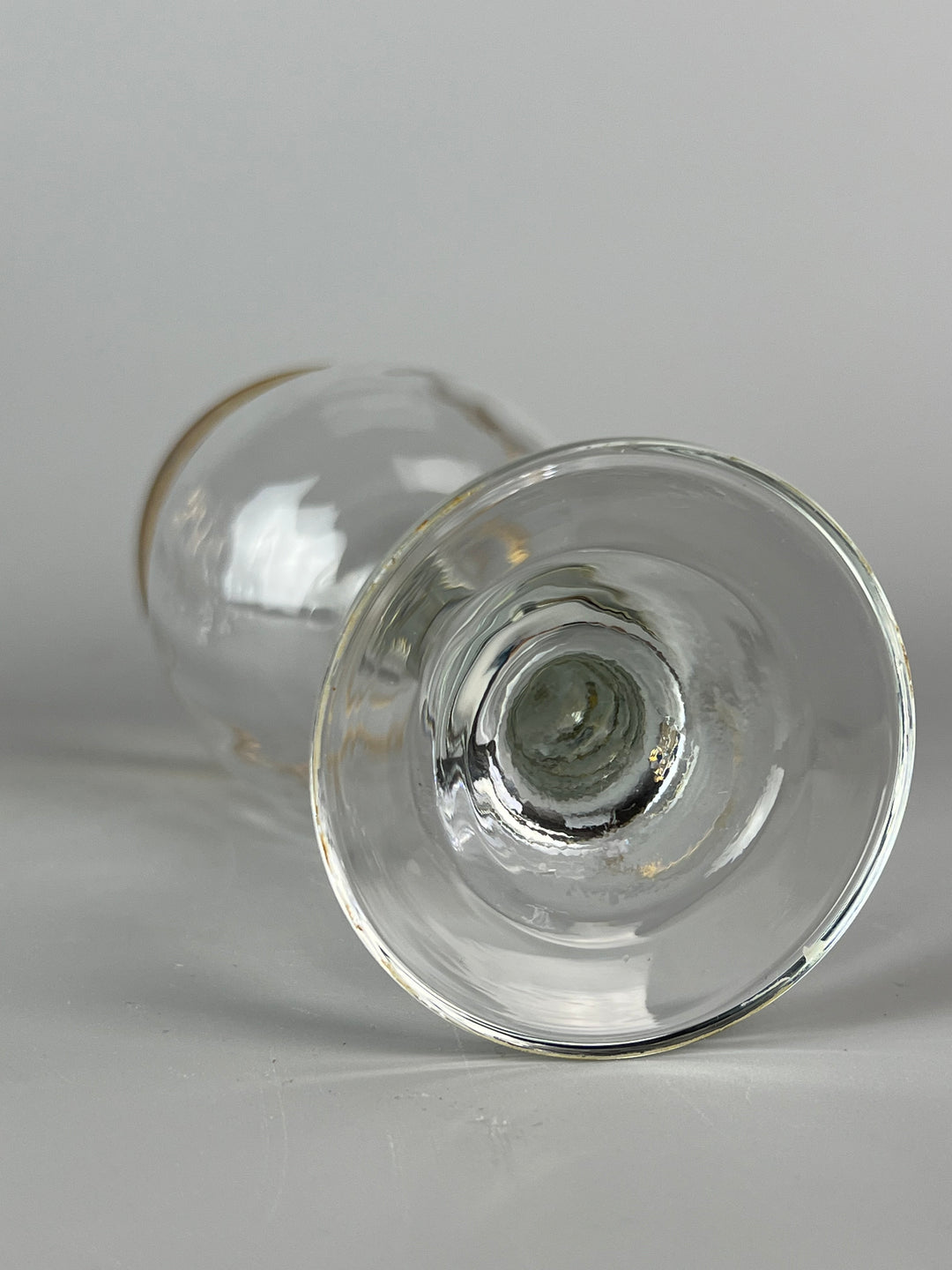 Set di 6 calici in vetro con bordo dorato inciso