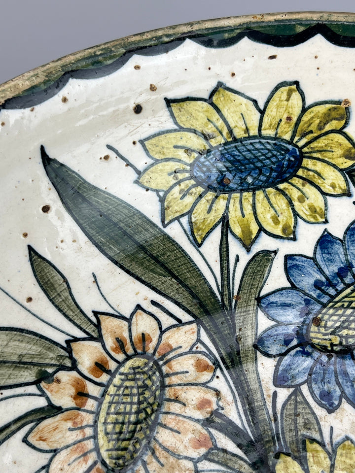 Centrotavola ceramica decoro floreale dipinto