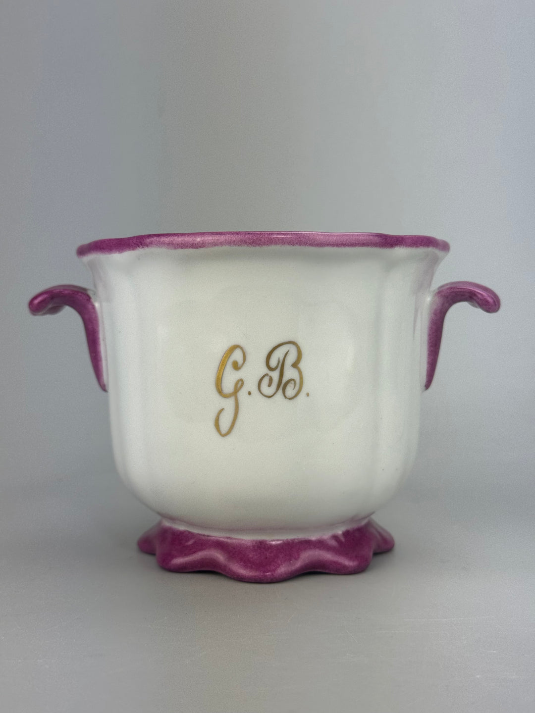Piccolo cachepot in porcellana dipinta a mano con rose vintage