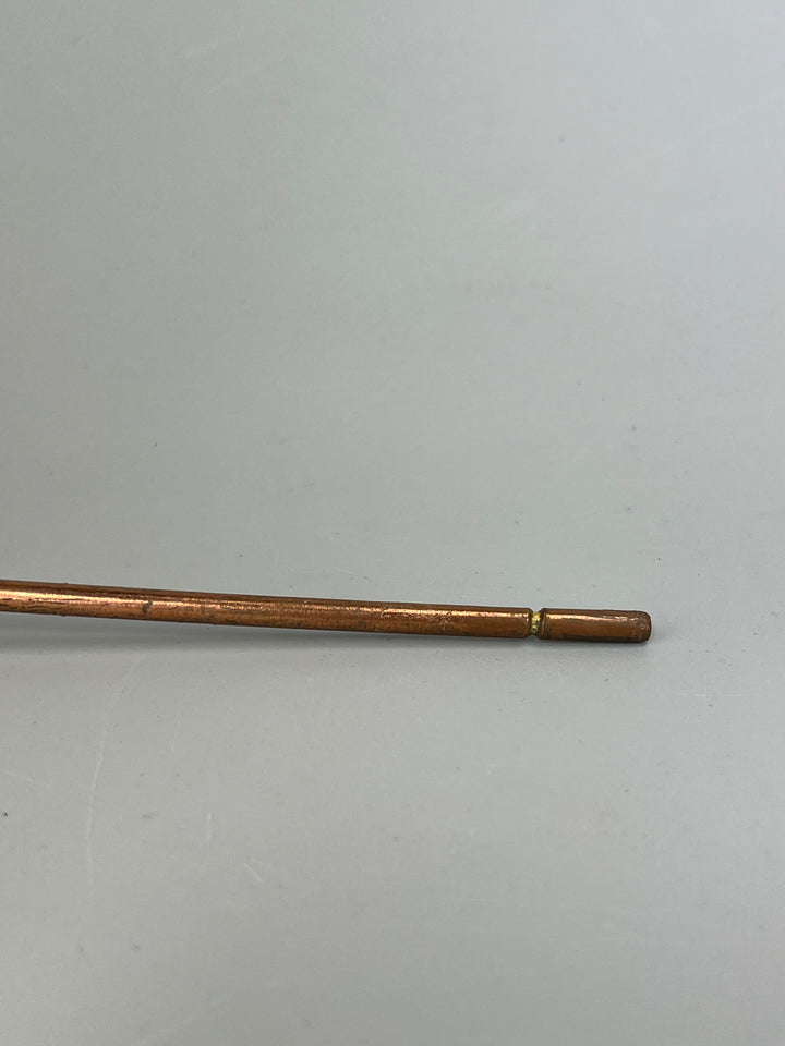 Gong orientale da tavolo in rame cesellato con battente