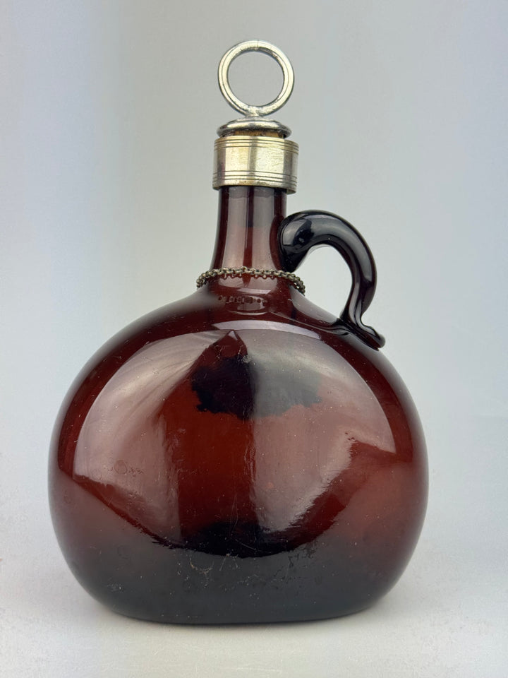 Bottiglia Decanter Brandy in vetro soffiato ambra targa silverplate vintage