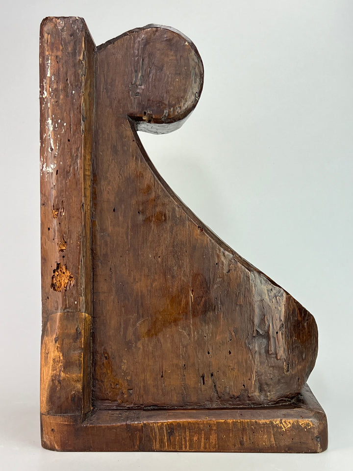 Coppia di capitelli in legno intagliati a mano elementi architettonici antichi