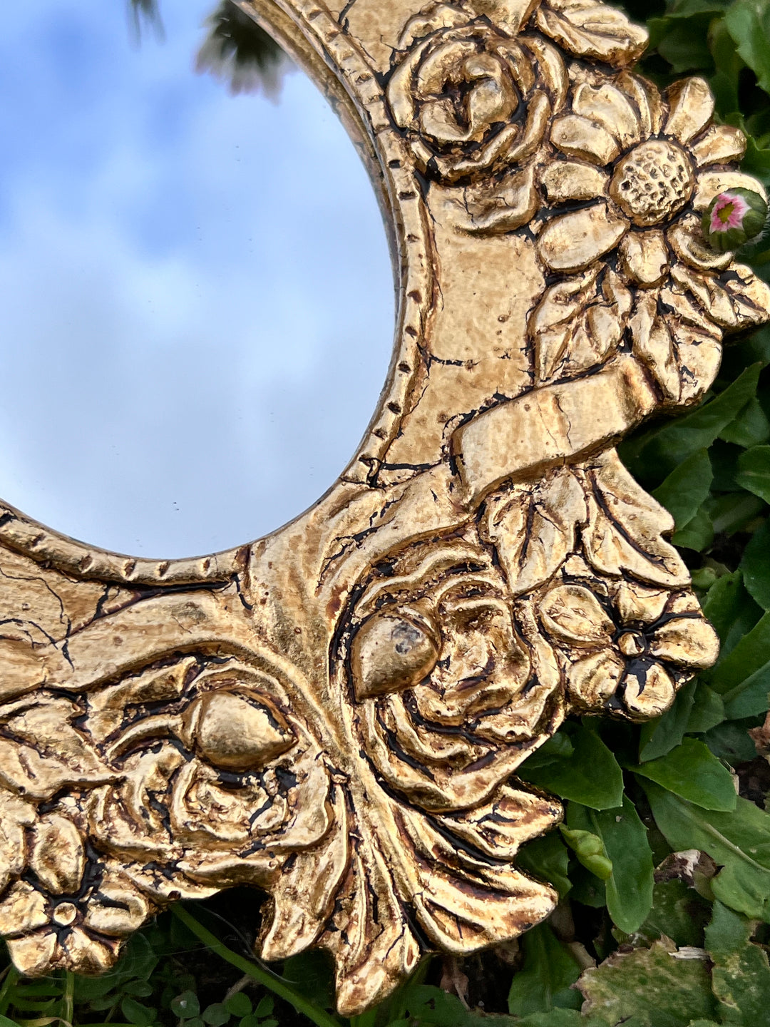Specchietto dorato decoro floreale misure 17,5x14