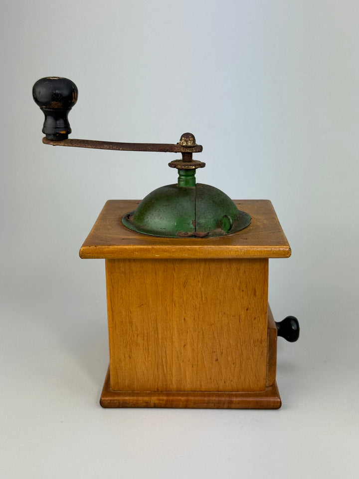 Macina caffè manuale in legno vintage