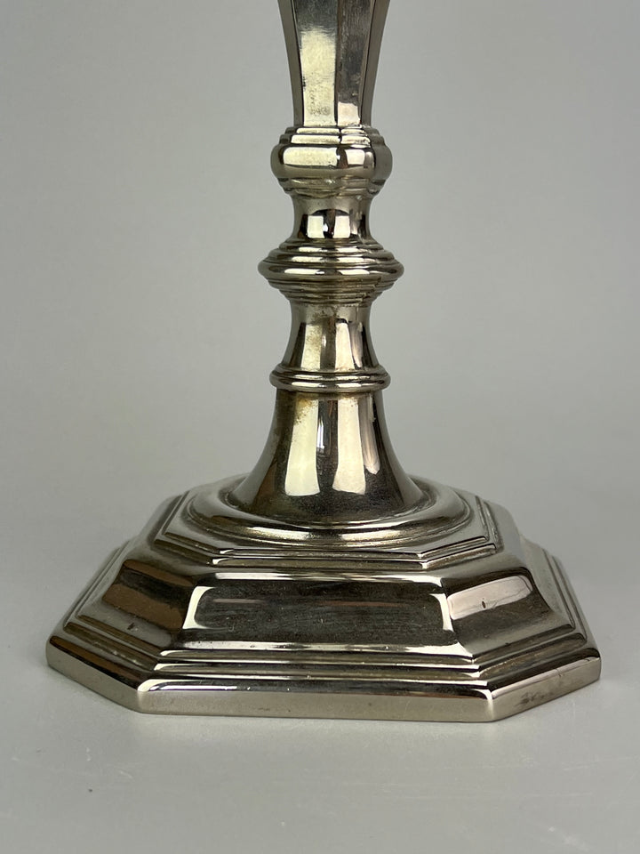 Coppia di Portacandele in Silverplated – Stile Classico a Base Ottagonale
