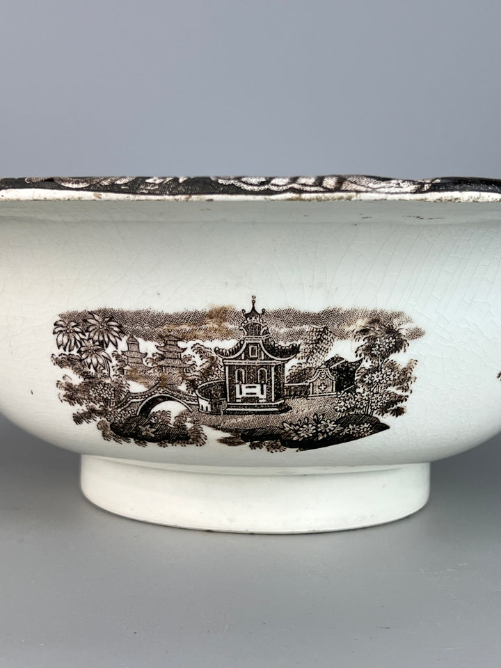 Vecchio Catino ceramica inglese