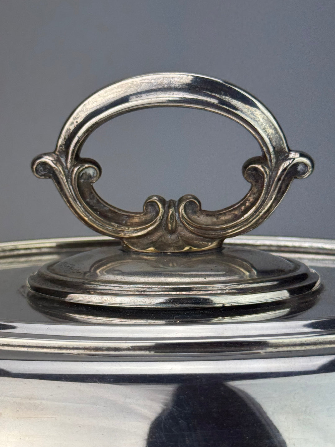 Legumiera inglese con coperchio in silverplate vintage