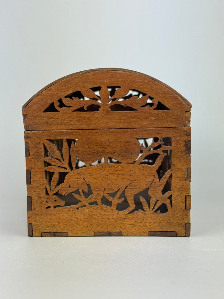 Scatola in legno intagliato traforato vintage