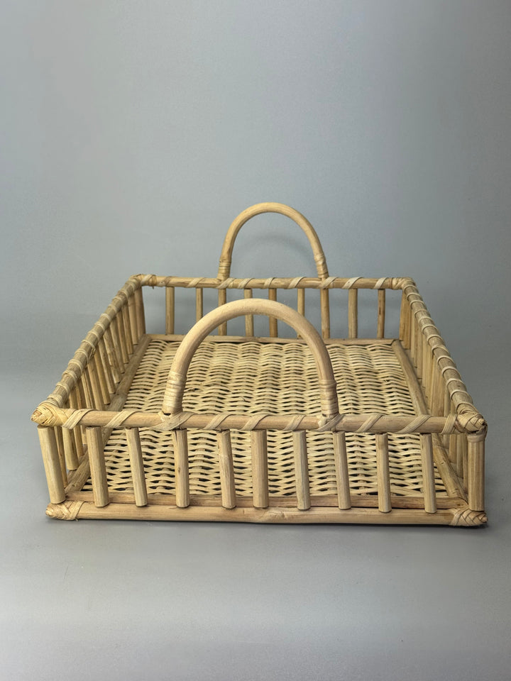 Vassoio rettangolare in rattan con manici