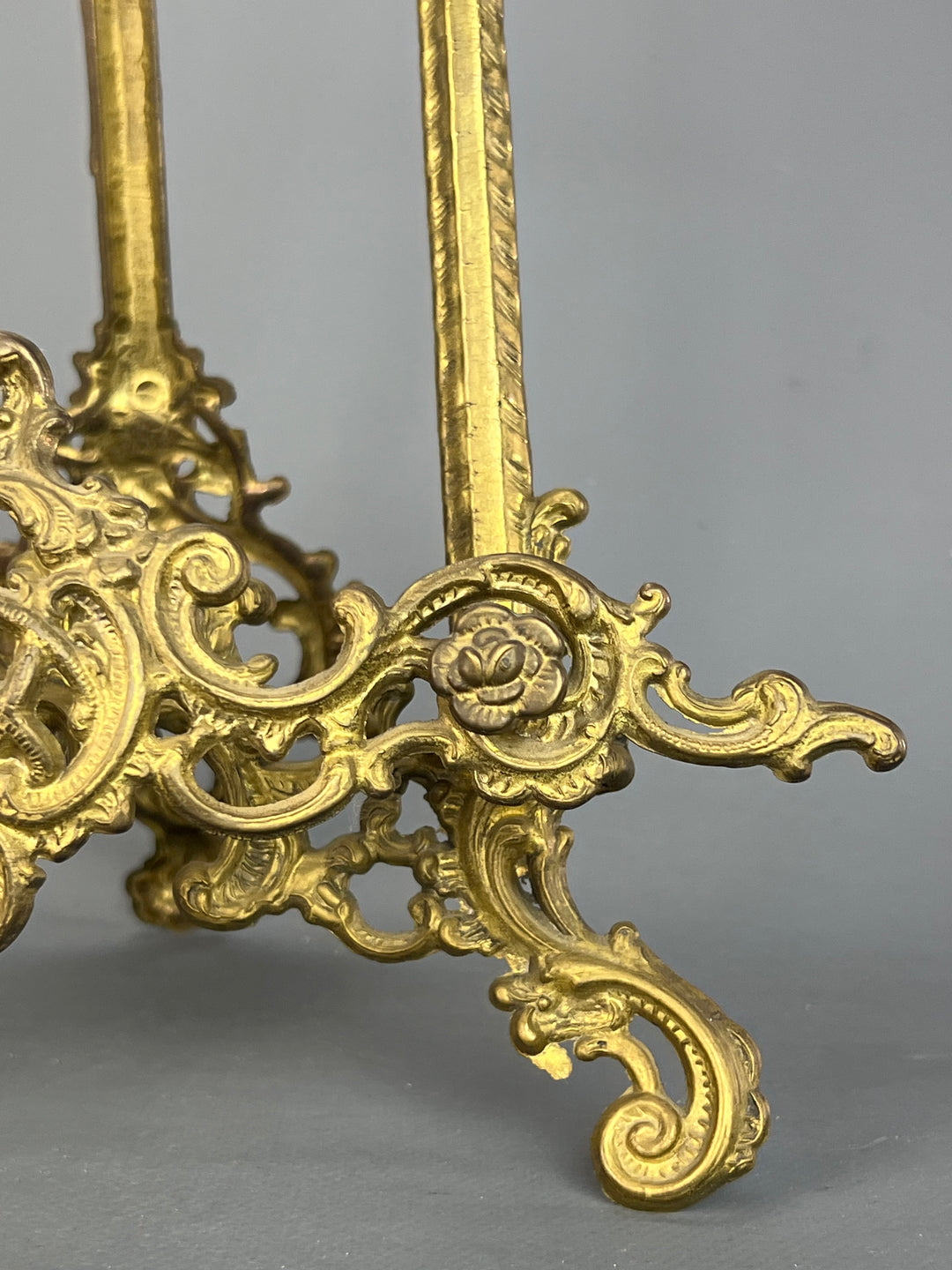 Cavalletto da tavolo ottone stile rococò vintage