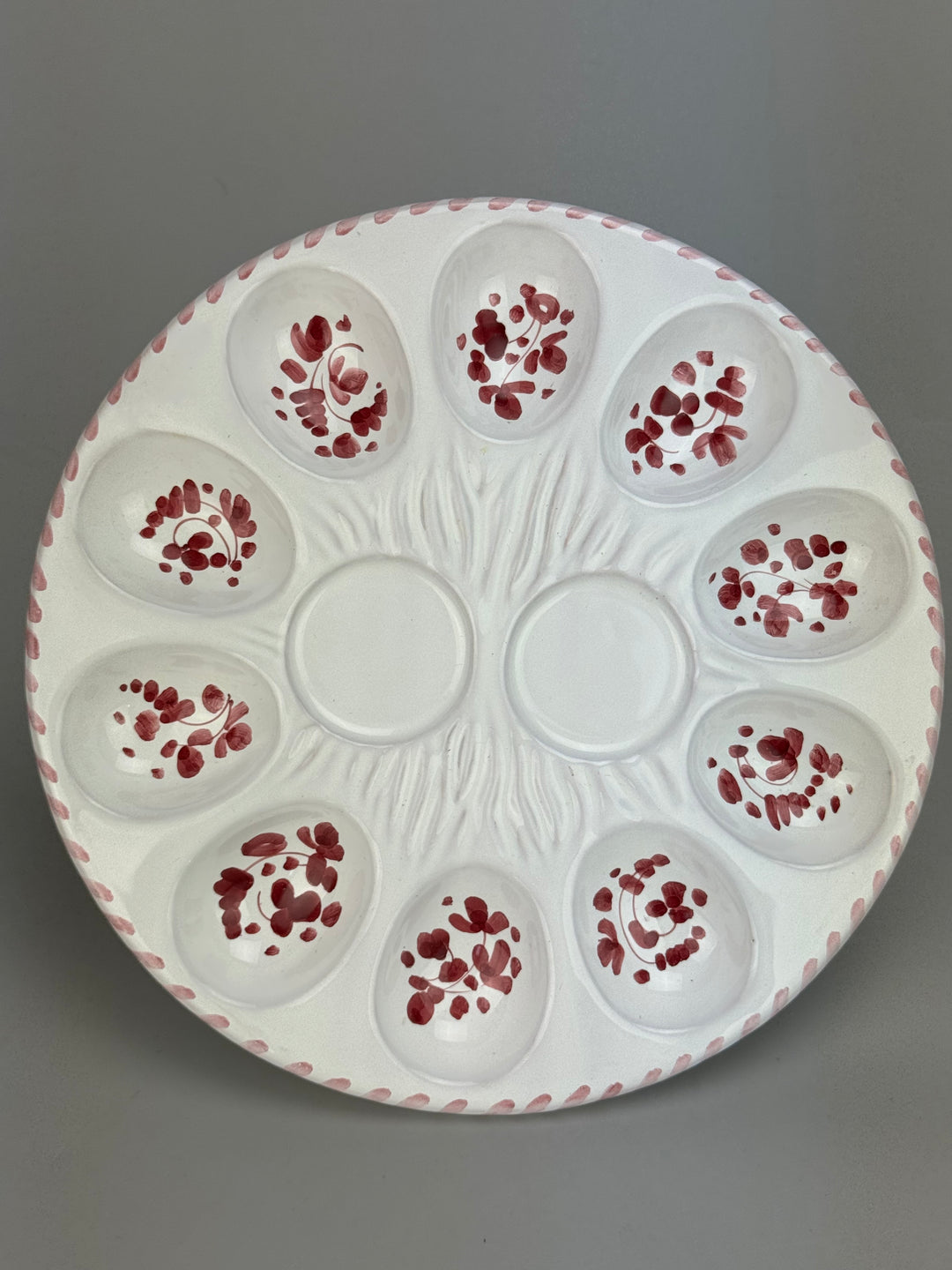 Piatto Portauova in ceramica Deruta dipinto a mano